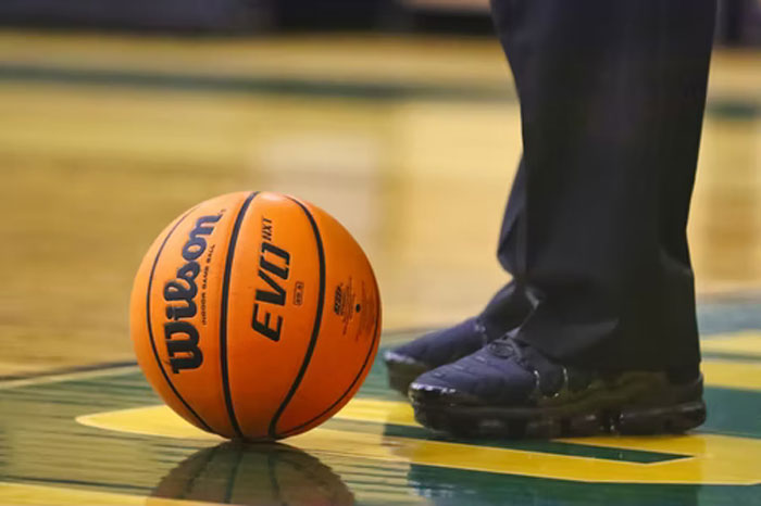 basketball-referee-shoes